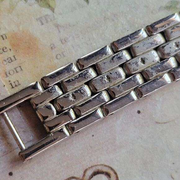 Vintage Watches Pulsar Two Tone Bracelet Black Dial Gold Marker Quartz Watch - Picture 9 of 10